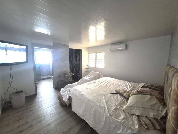 Maison T6 + T1 avec piscine