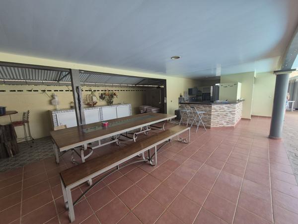 Maison T6 + T1 avec piscine