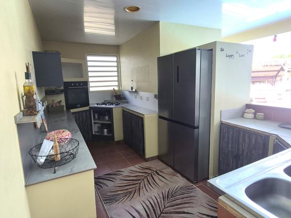 Maison T6 + T1 avec piscine