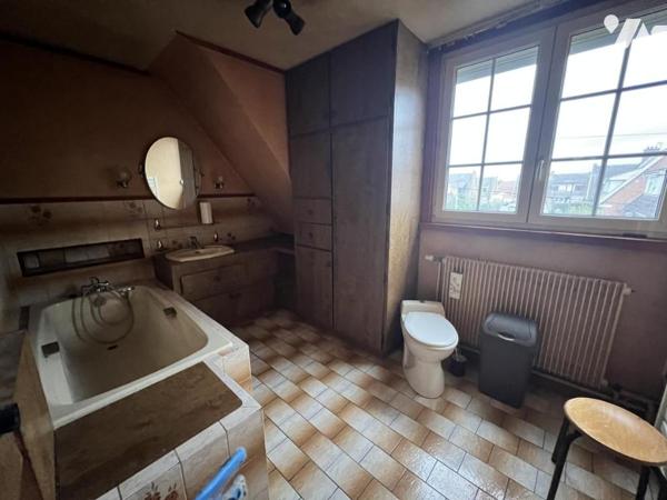 MAISON DE LOTISSEMENT