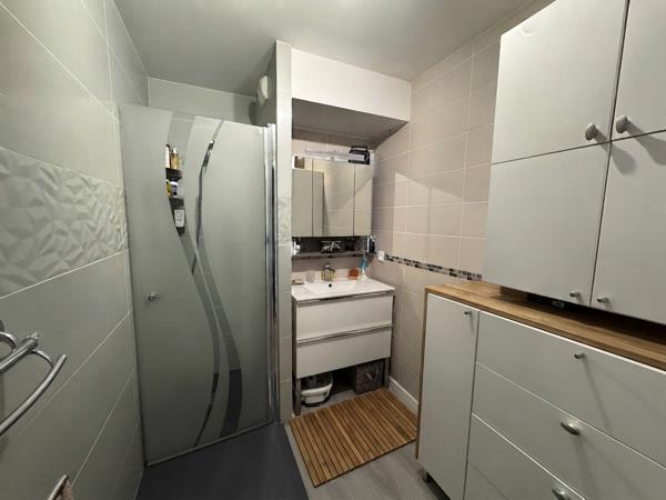 Beau T3 RDC , Baden Proche des commodités , Baden