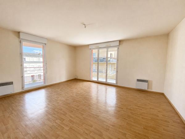 49000 ANGERS Type 4 - PLACE LAFAYETTE