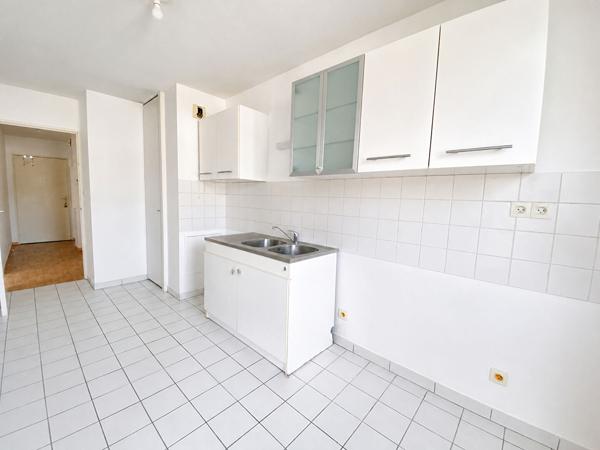 49000 ANGERS Type 4 - PLACE LAFAYETTE