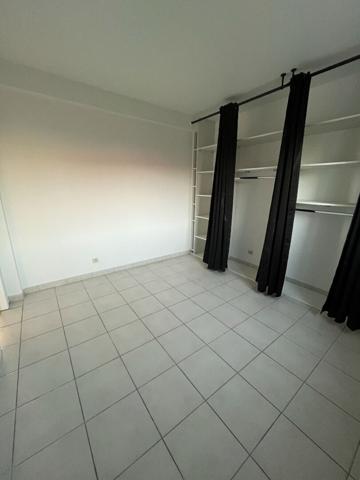 PAIMBOEUF - PROCHE SUPER U,  
Paimboeuf 44560