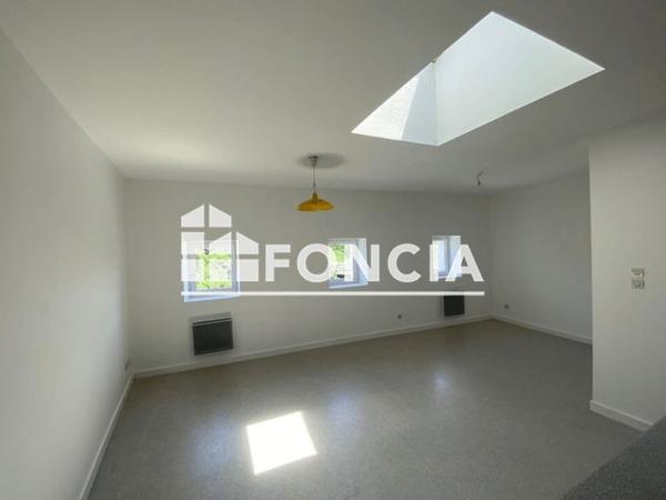 Location Appartement 2 pièces 46.08 m² - PLACE DE LA POSTE Alixan 26300