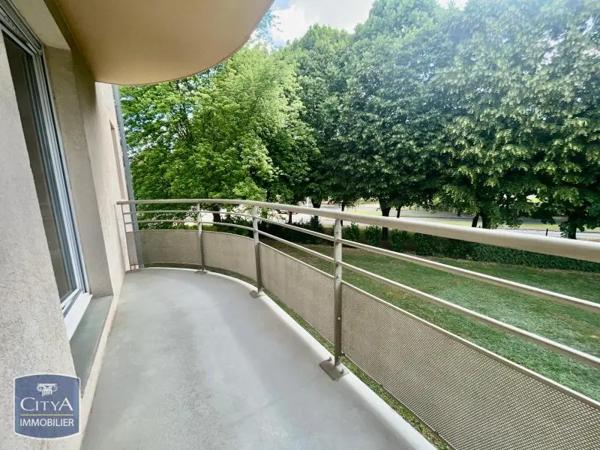 Appartement à louer 2 pièces 48.59m² Mâcon (71000)