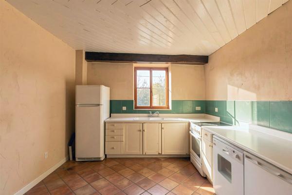 Rare, au coeur du village de la Tour de Salvagny ...