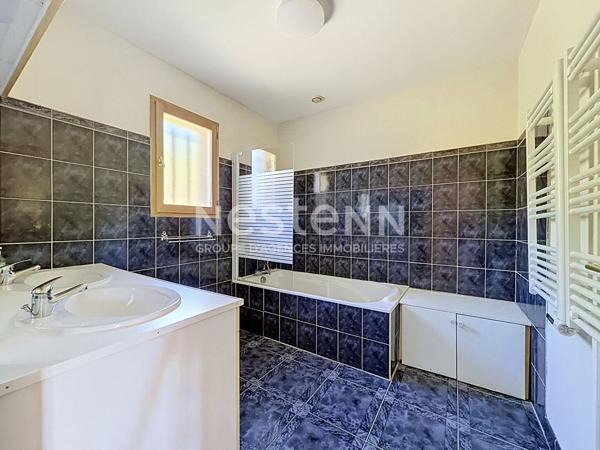 A vendre Maison 5 pièces de 106 m2 à Pavie