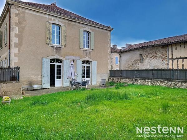 A Vendre Maison de village en pierre de 259 m² avec garage et jardin à dix minutes d'Eauze