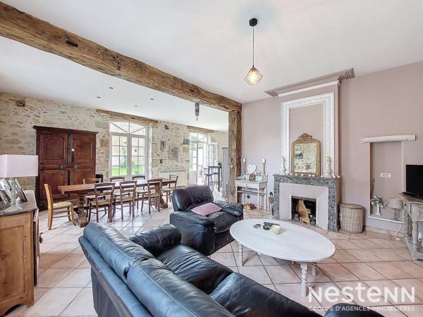 A Vendre Maison de village en pierre de 259 m² avec garage et jardin à dix minutes d'Eauze