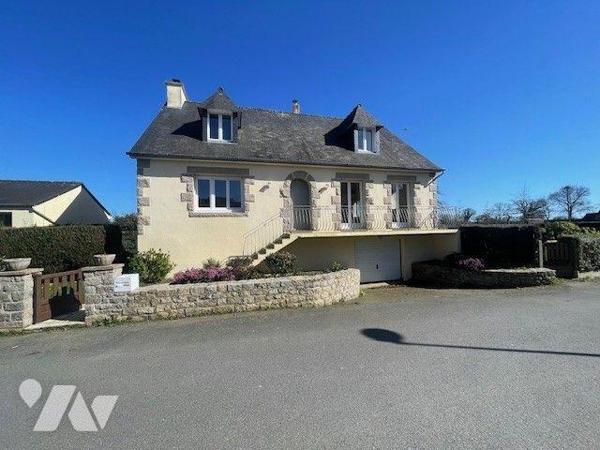 Maison à vendre - TINTENIAC (35190) - Située au calme dans le centre, belle maison sur sous-sol...