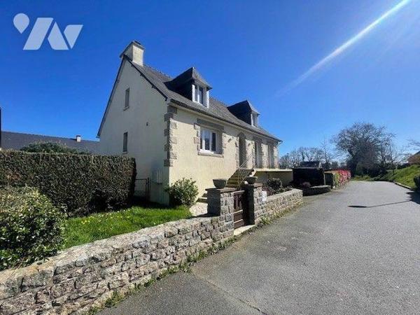 Maison à vendre - TINTENIAC (35190) - Située au calme dans le centre, belle maison sur sous-sol...