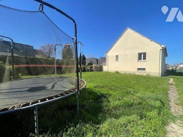 Maison à vendre - TINTENIAC (35190) - Située au calme dans le centre, belle maison sur sous-sol...
