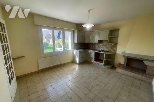 Maison à vendre - TINTENIAC (35190) - Située au calme dans le centre, belle maison sur sous-sol...