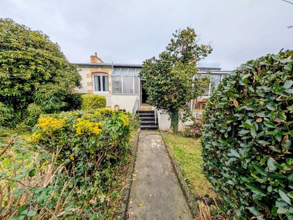 Maison des années 30 LE RELECQ KERHUON (29)