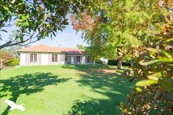 Maison à vendre |  Saint-Laurent-de-Neste |  4 pièces | 143 m²