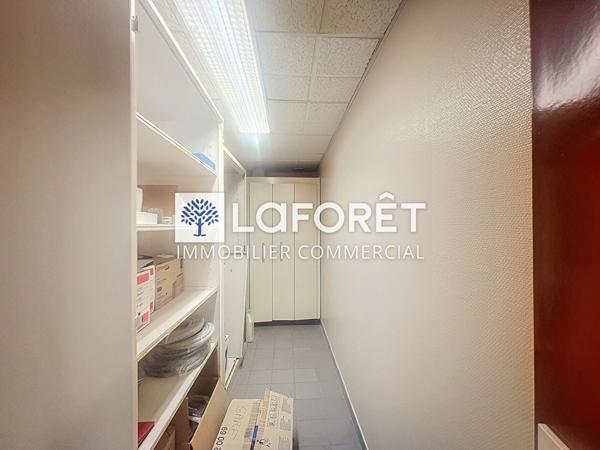 Location bureau Parthenay - 811 m² - 3 500 €/mois