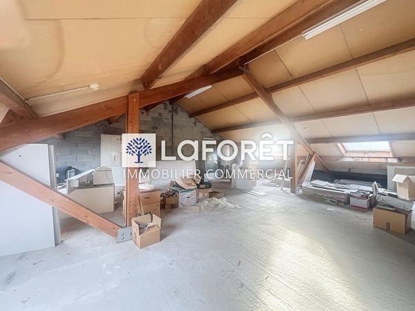 Location bureau Parthenay - 811 m² - 3 500 €/mois