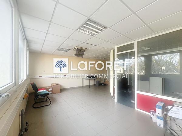 Location bureau Parthenay - 811 m² - 3 500 €/mois