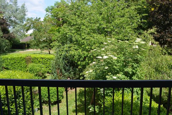 Maison familiale  4 chambres avec double jardin privatif dans un cadre privilégié
