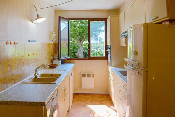 Maison familiale  4 chambres avec double jardin privatif dans un cadre privilégié