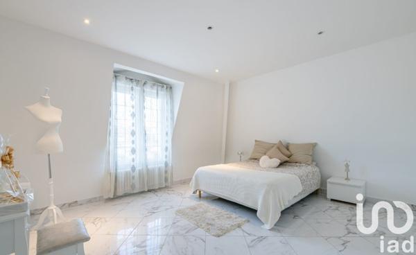 Demeure 10 pièces de 361 m² à Melun (77000)