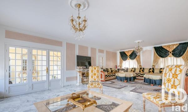 Demeure 10 pièces de 361 m² à Melun (77000)