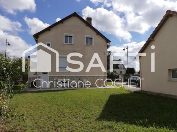 Maison rénovée 102m2 carrez, 120m2 au sol + 110m2 au sol garage pour un 2ème bâti sur 703m2 de terrain