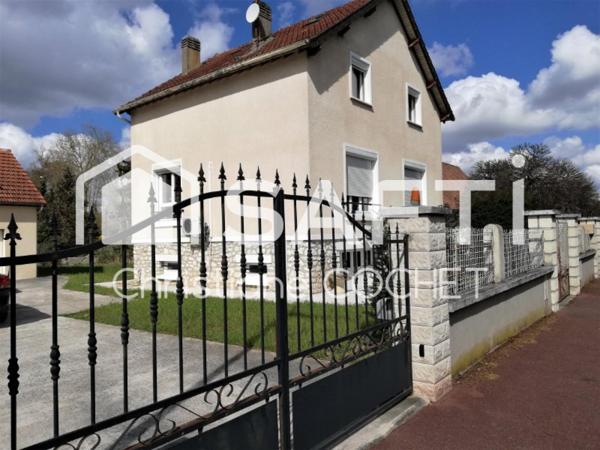 Maison rénovée 102m2 carrez, 120m2 au sol + 110m2 au sol garage pour un 2ème bâti sur 703m2 de terrain