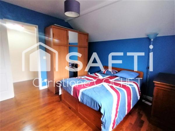 Maison rénovée 102m2 carrez, 120m2 au sol + 110m2 au sol garage pour un 2ème bâti sur 703m2 de terrain