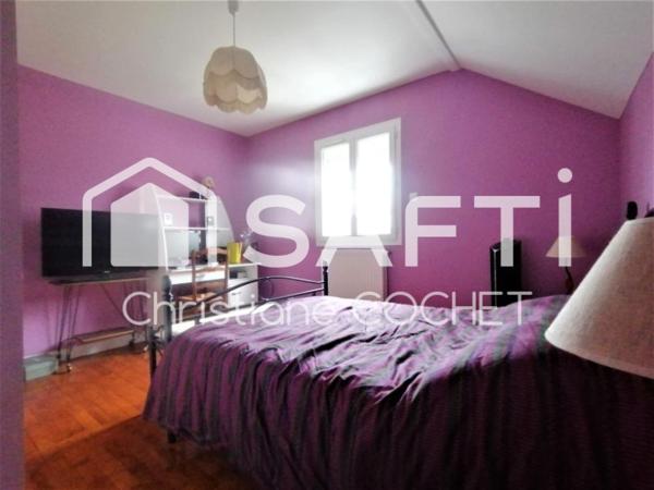 Maison rénovée 102m2 carrez, 120m2 au sol + 110m2 au sol garage pour un 2ème bâti sur 703m2 de terrain