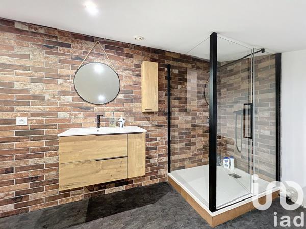 Maison traditionnelle 5 pièces de 195 m² à Saint-Jean-de-Liversay (17170)