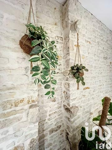 Maison traditionnelle 5 pièces de 195 m² à Saint-Jean-de-Liversay (17170)