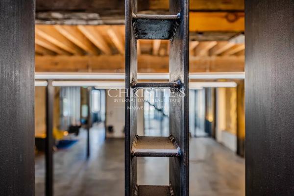 BORDEAUX SAINT-MICHEL – ANCIEN HANGAR RÉNOVÉ PAR ARCHITECTE