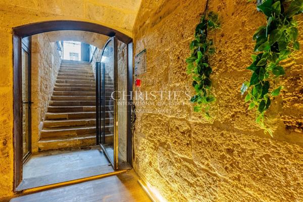 BORDEAUX SAINT-MICHEL – ANCIEN HANGAR RÉNOVÉ PAR ARCHITECTE
