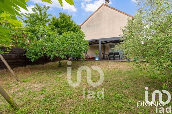 Maison 6 pièces de 110 m² à Chanteloup-les-Vignes (78570)