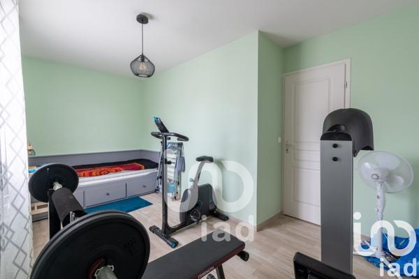 Maison 6 pièces de 110 m² à Chanteloup-les-Vignes (78570)