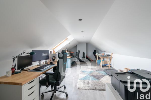 Maison 6 pièces de 110 m² à Chanteloup-les-Vignes (78570)