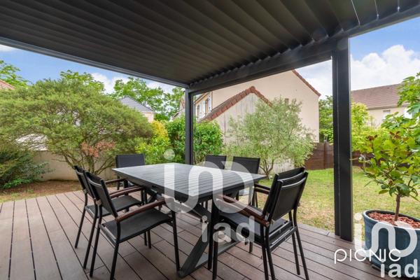 Maison 6 pièces de 110 m² à Chanteloup-les-Vignes (78570)