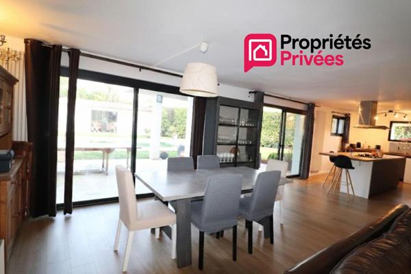 MAISON FAMILIALE AVEC PISCINE ET APPARTEMENT INDÉPENDANT