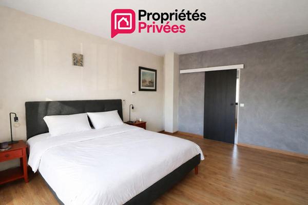 MAISON FAMILIALE AVEC PISCINE ET APPARTEMENT INDÉPENDANT