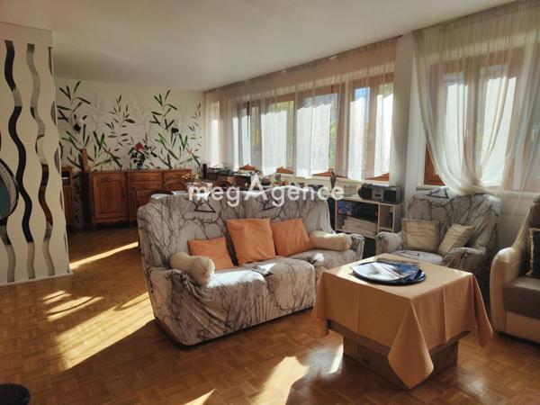 Appartement à LYON 6E ARRONDISSEMENT, 69006 - 4 pièces 77m²