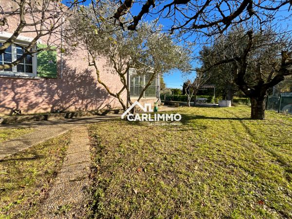 La Tour-d'Aigues (84240) Villa de plain-pied à rénover avec nombreuses dépendances