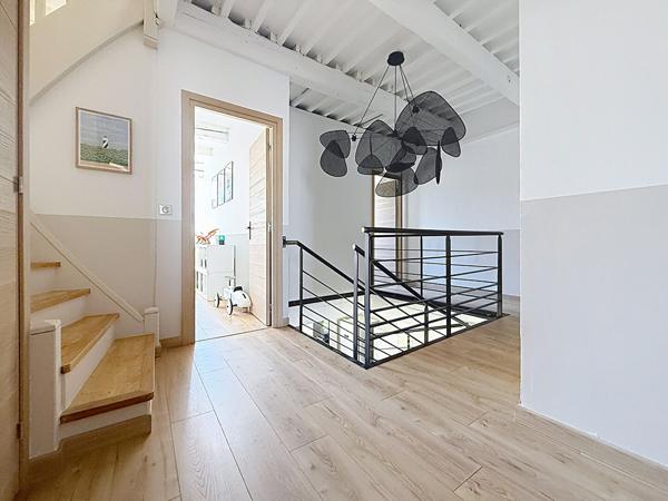 Magnifique appartement 220 m² atypique 5 chambres terrasse 23 m²