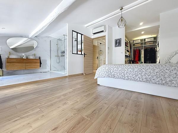 Magnifique appartement 220 m² atypique 5 chambres terrasse 23 m²