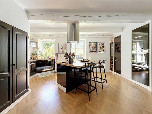Magnifique appartement 220 m² atypique 5 chambres terrasse 23 m²