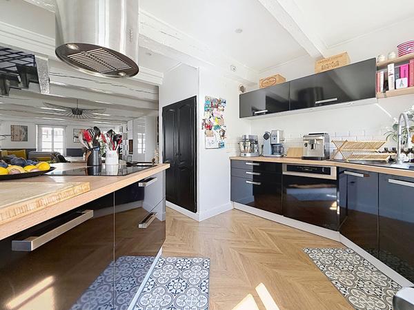 Magnifique appartement 220 m² atypique 5 chambres terrasse 23 m²