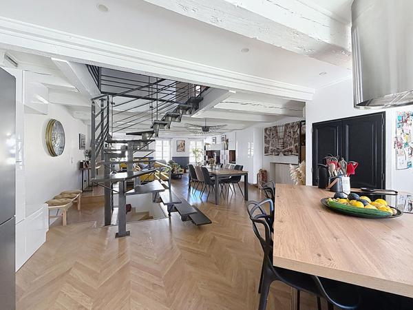 Magnifique appartement 220 m² atypique 5 chambres terrasse 23 m²