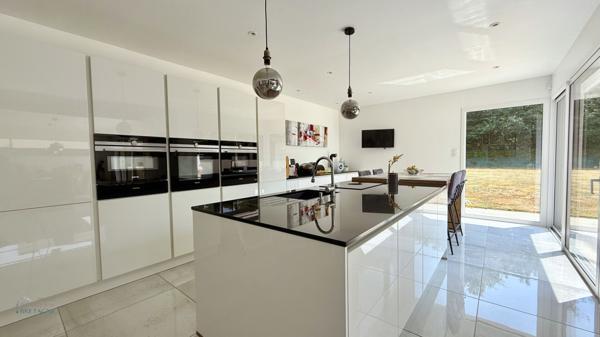 Maison contemporaine - 146,05 m2 - terrain 661 m2 - SAINT-RENAN