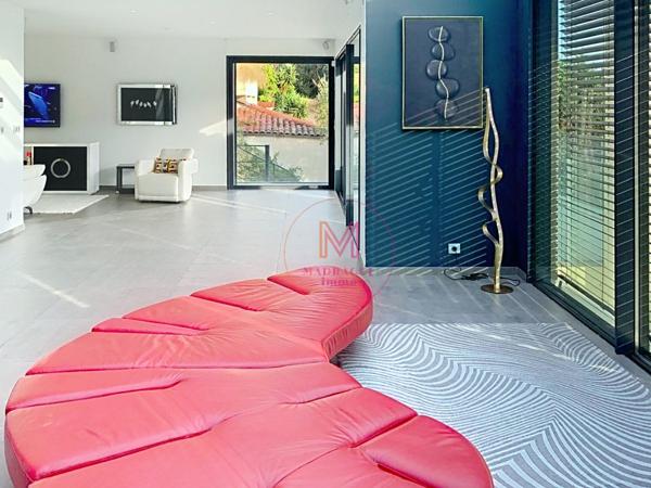 Maison à VILLEFRANCHE SUR MER (06230)